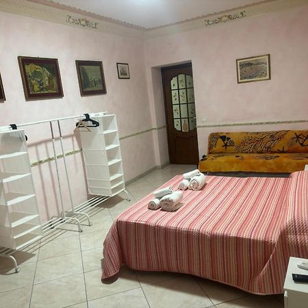 Casa Vacanze Madison Square Palermo Bagian luar foto